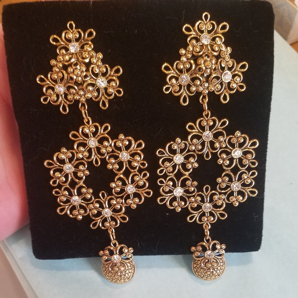 Barrera for AVON Imperial Elegance Clip Earrings